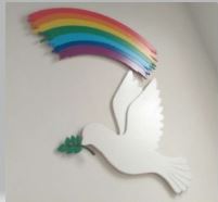Witte duif met olijftak en regenboog